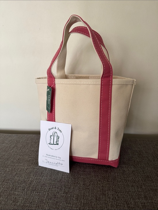 L.L. Bean Handbags - NWT Small L.L. Bean Tote & Boat Bag with regular handles vintage rose